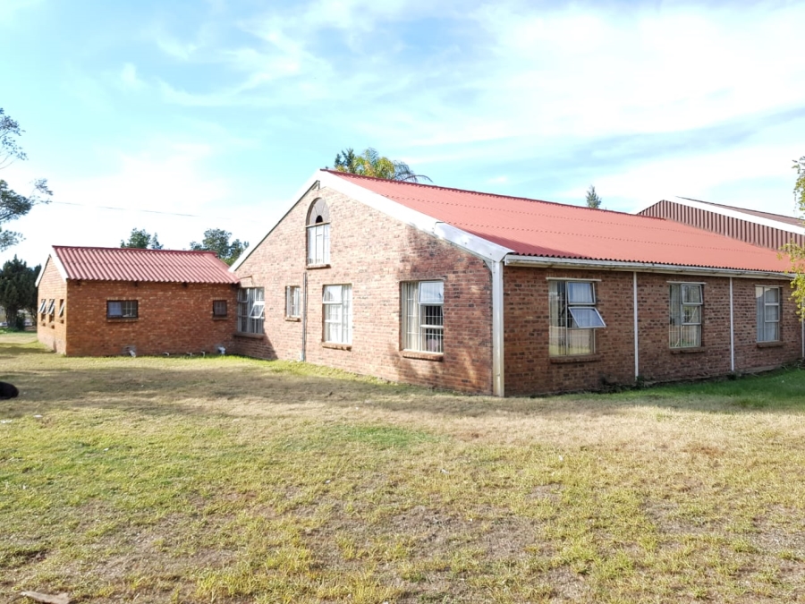 4 Bedroom Property for Sale in Louterwater Eastern Cape